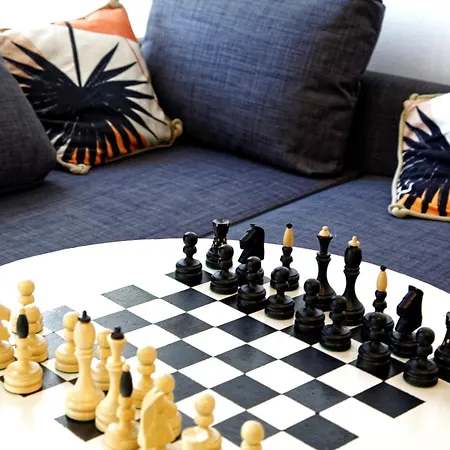 Апартаменты Sunny & Elegant Large Flat Next To Parliament *